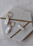 Mini Biwa Pearl Hoops